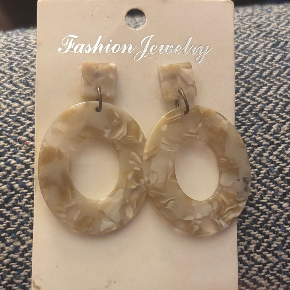 Elegant Beige Hoop Earrings